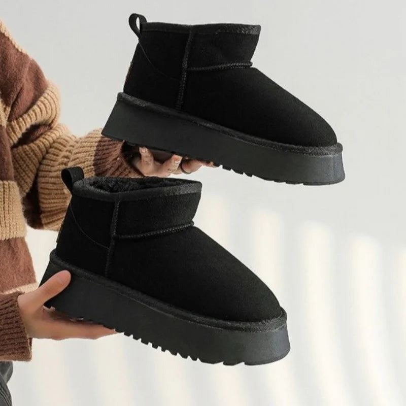 Bottines Femme en Suédine avec Doublure Douce et Semelle Crantéethis