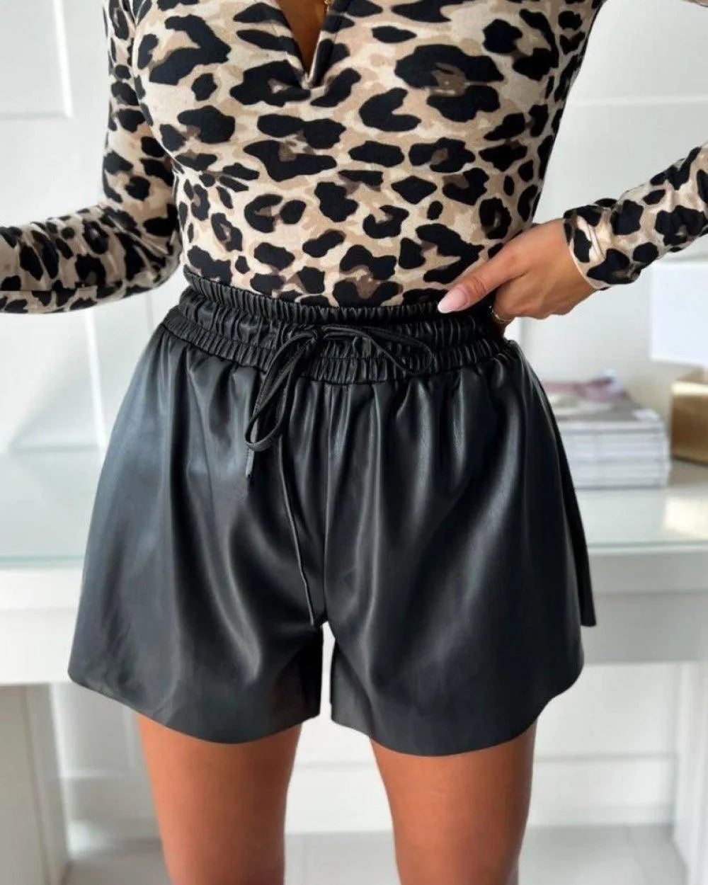 Short en Similicuir pour Femme – Taille Haute avec Cordon Élastique