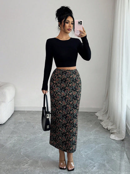 Women’s Elegant Jacquard Bodycon Midi Skirt – High Waist Floral Texture Skirt